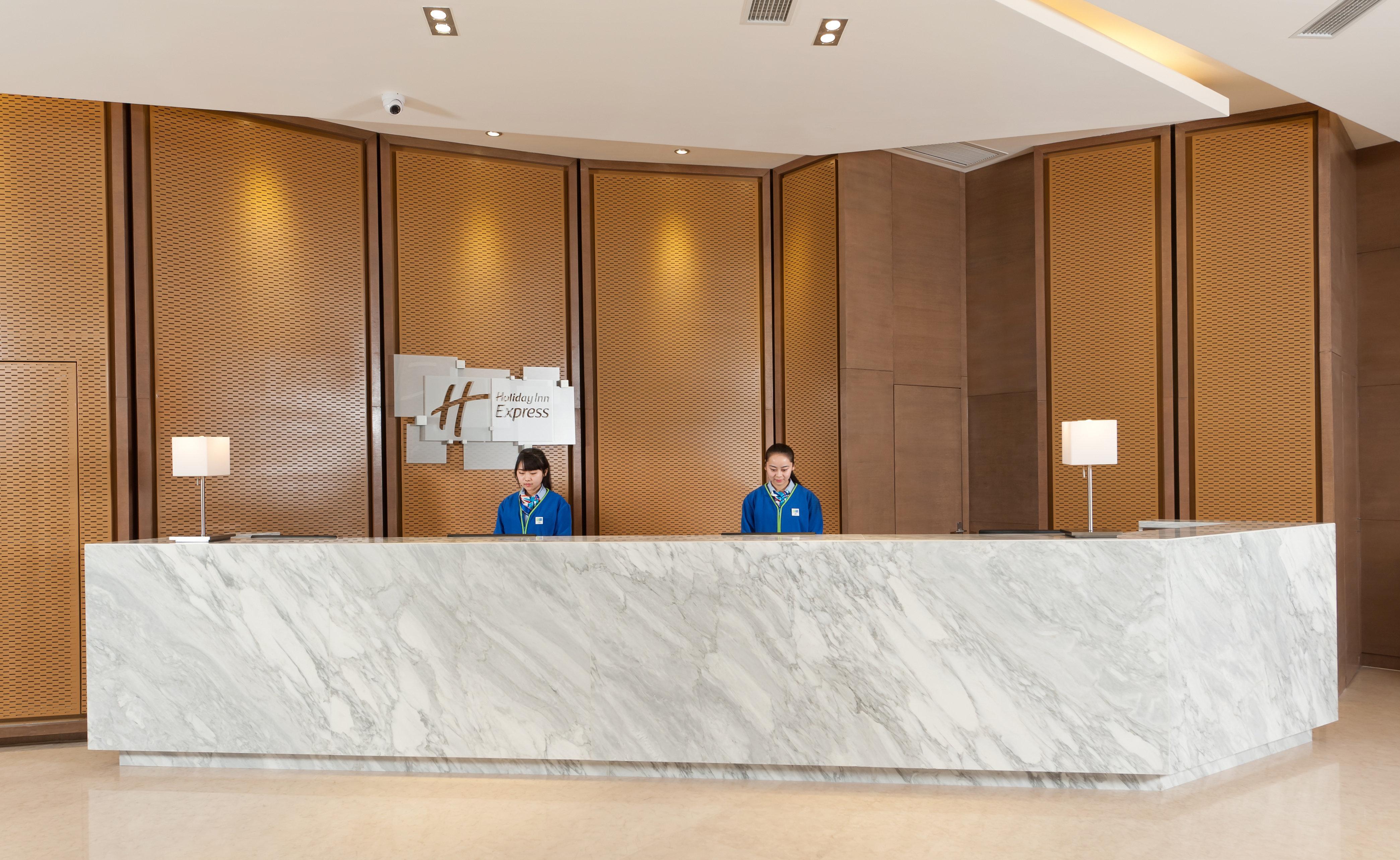 Holiday Inn Express Chengdu West Gate By Ihg ภายนอก รูปภาพ