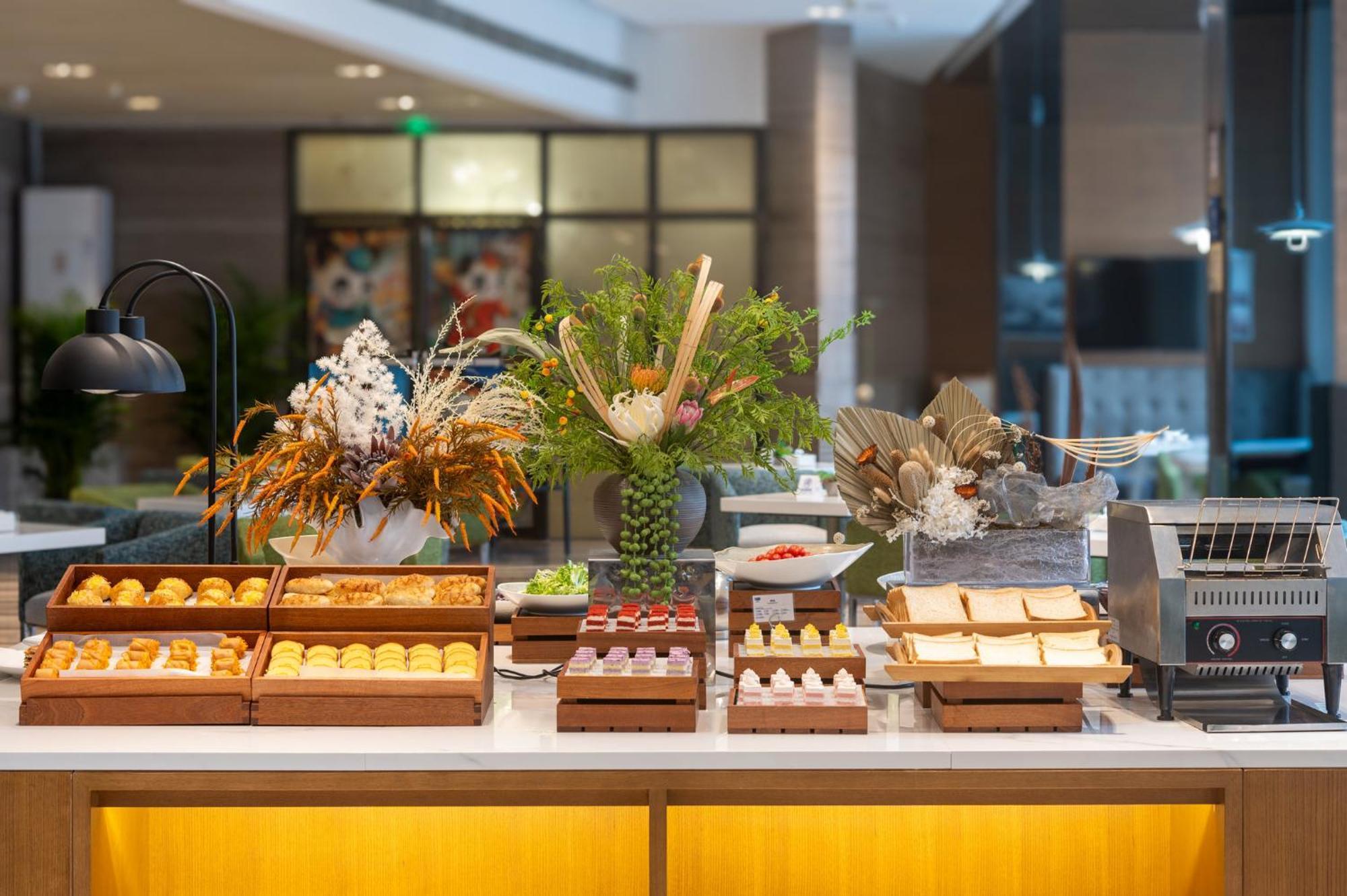 Holiday Inn Express Chengdu West Gate By Ihg ภายนอก รูปภาพ